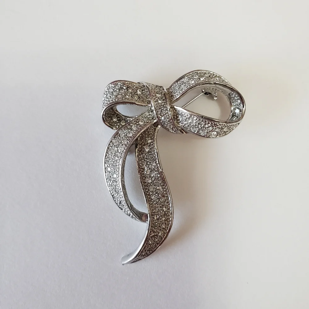 Vintage Silver Tone Rhinestone Bow Brooch, Silvertone Ribbon Pin - Picture 4 of 8